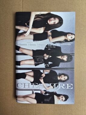 Itzy Cheshire Album